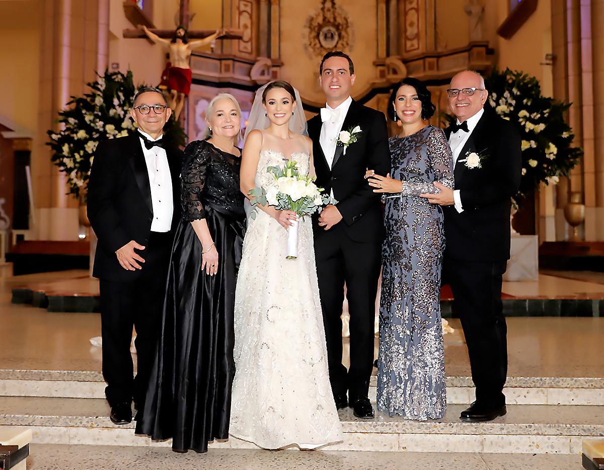  Sergio Estanislao Vélez, Ivette Arlene Barahona de Vélez, Ana Sofía Vélez, Sergio Alejandro Bendeck, Alexa Carolina Membreño de Bendeck y Sergio Antonio Bendeck
