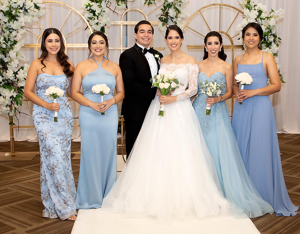 Francisco y Alejandra con las damas del cortejo: GloriaErazo, María Muñoz, Danaée Collins y Andrea Madrid 