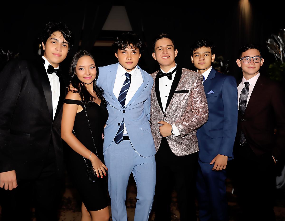 José Velasco, Samantha Velásquez, Christopher Varela, Diego Hernández y Gabriel Zelaya 