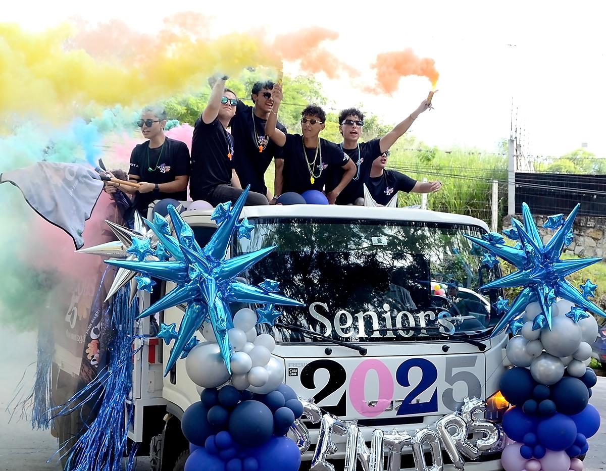 Senior Entrance 2025 de DelCampo School