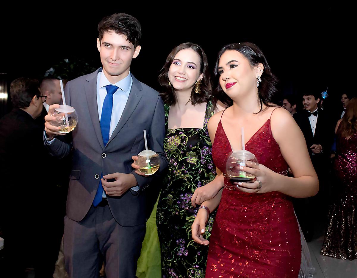 James Blanco, Maya Fiallos y Andrea Zelaya.
