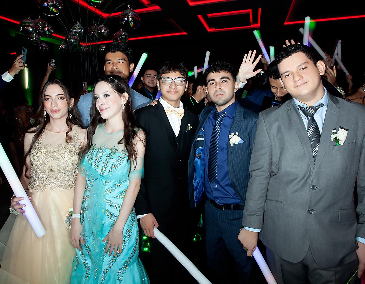 Fiesta de la prom 2024 de la Escuela Bilingüe MHOTIVO