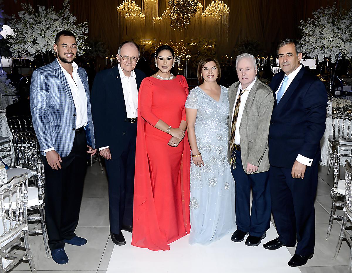 Boda de Roger Valladares y Emma Mejía