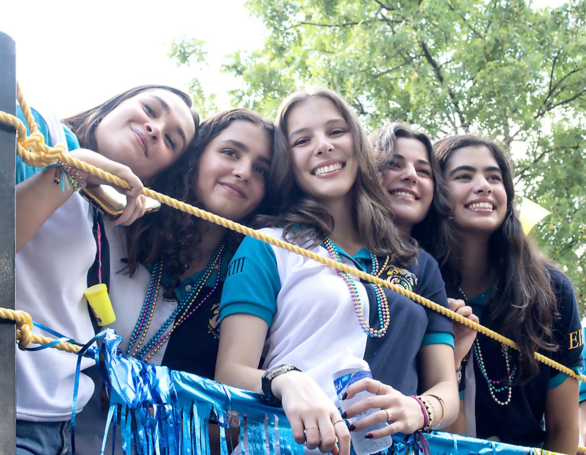 Ana Victoria Downing, Catherine Reynaud, Carmela Canahuati, Alejandra Yagüe y Valentina Matuty.