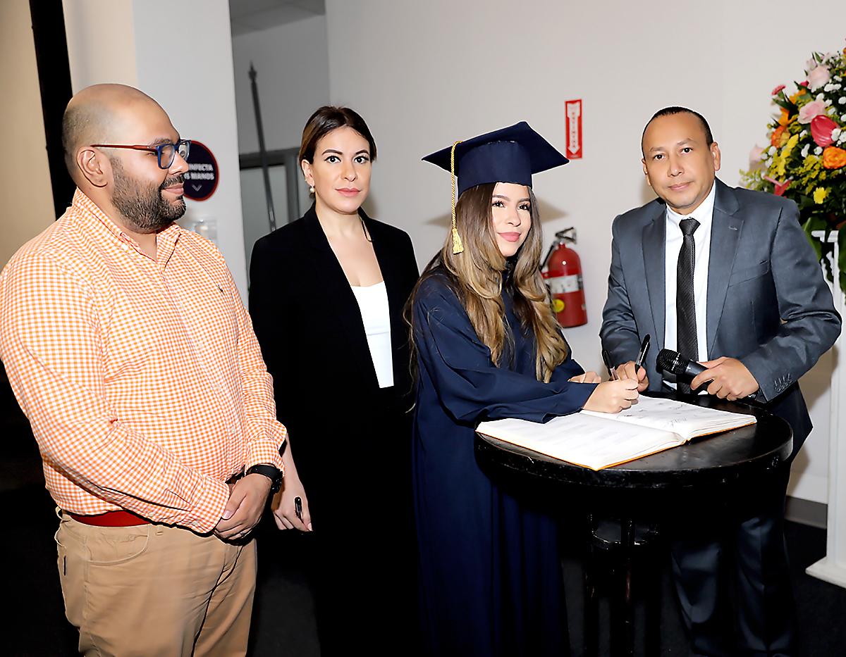Entrega de títulos de la Intercontinental School 2023