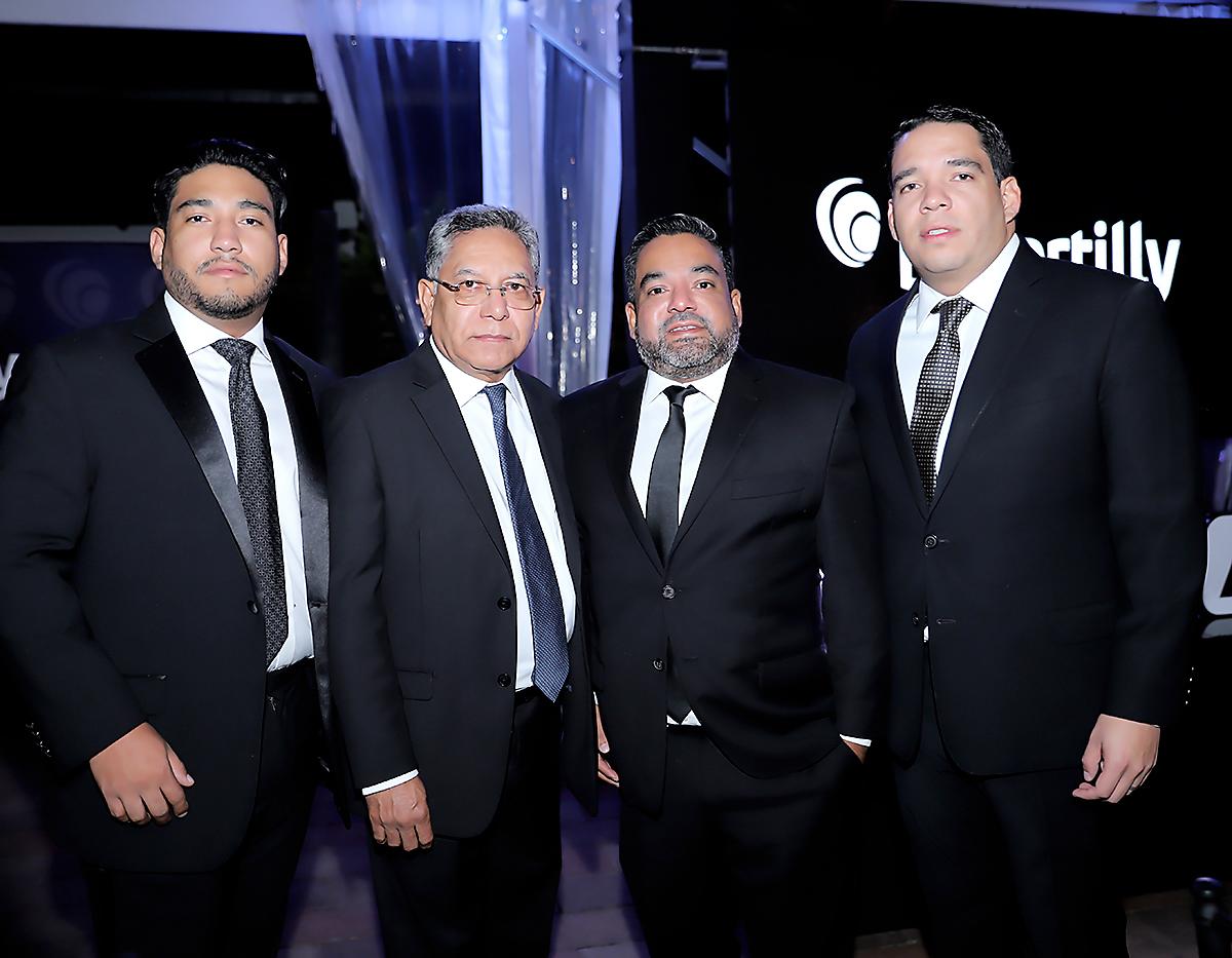 Alberto, Omar, Omar y Carlos Zúniga.