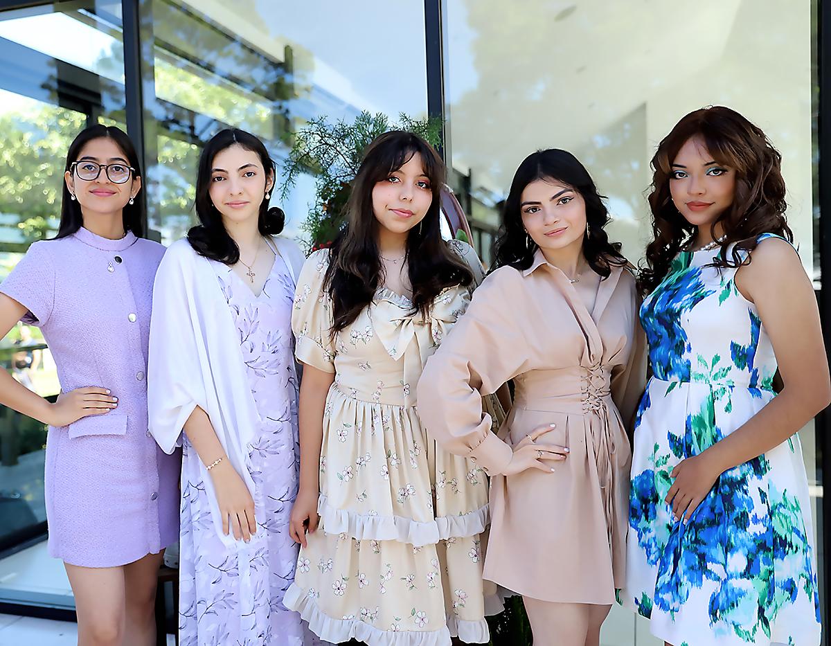 Larissa Bueso, Flor Barrientos, Angie Posas, Daniela García y Bessy Berrios