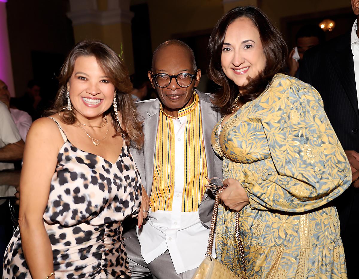 Carla Flores Gómez, Santos Arzú Quioto y Vilma Cruz.