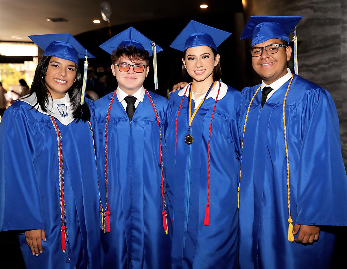 Génesis Castro, Rafael Bustillo, Rebeca Gonzales y Gabriel Castro