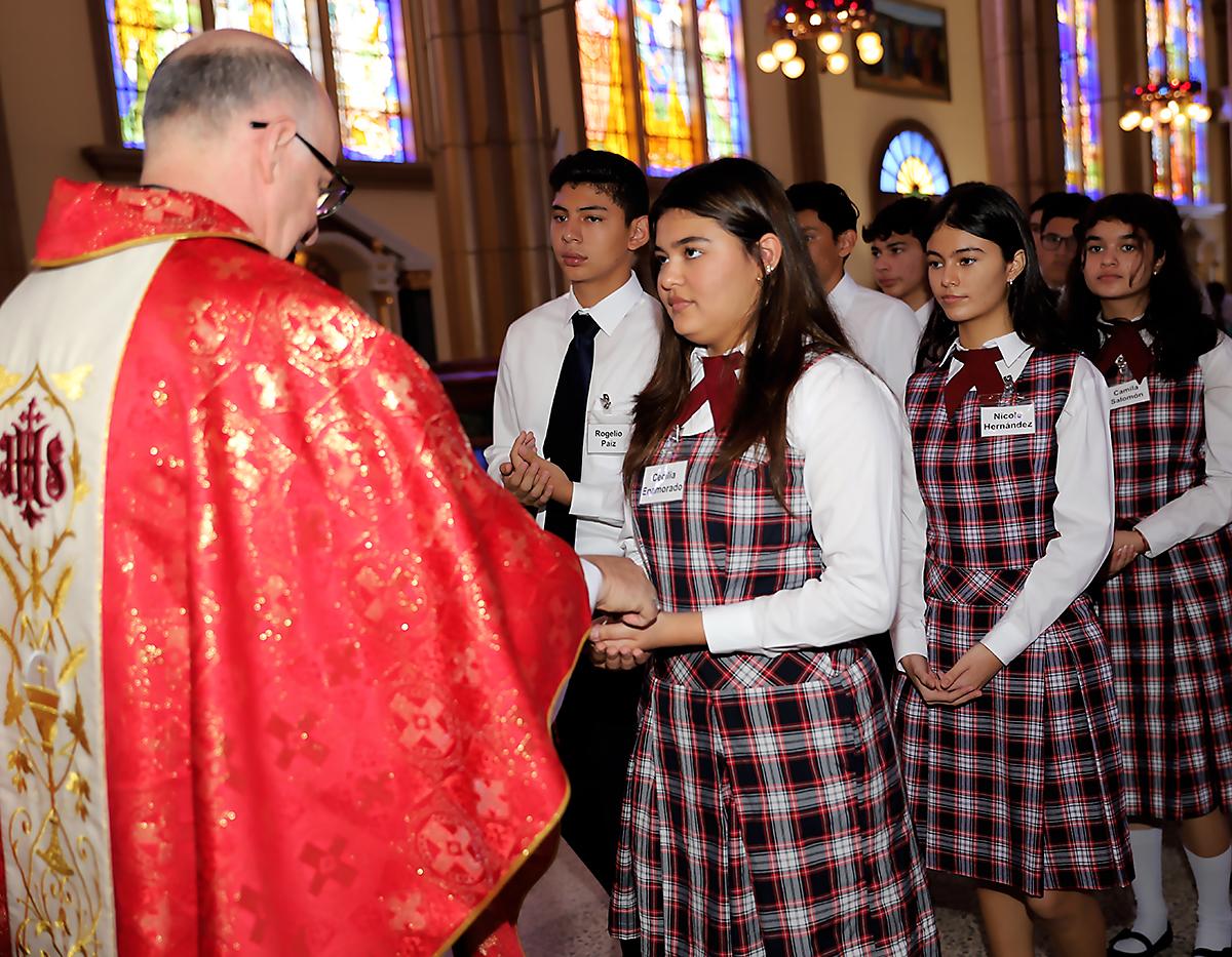 Confirmación de los alumnos de Macris School