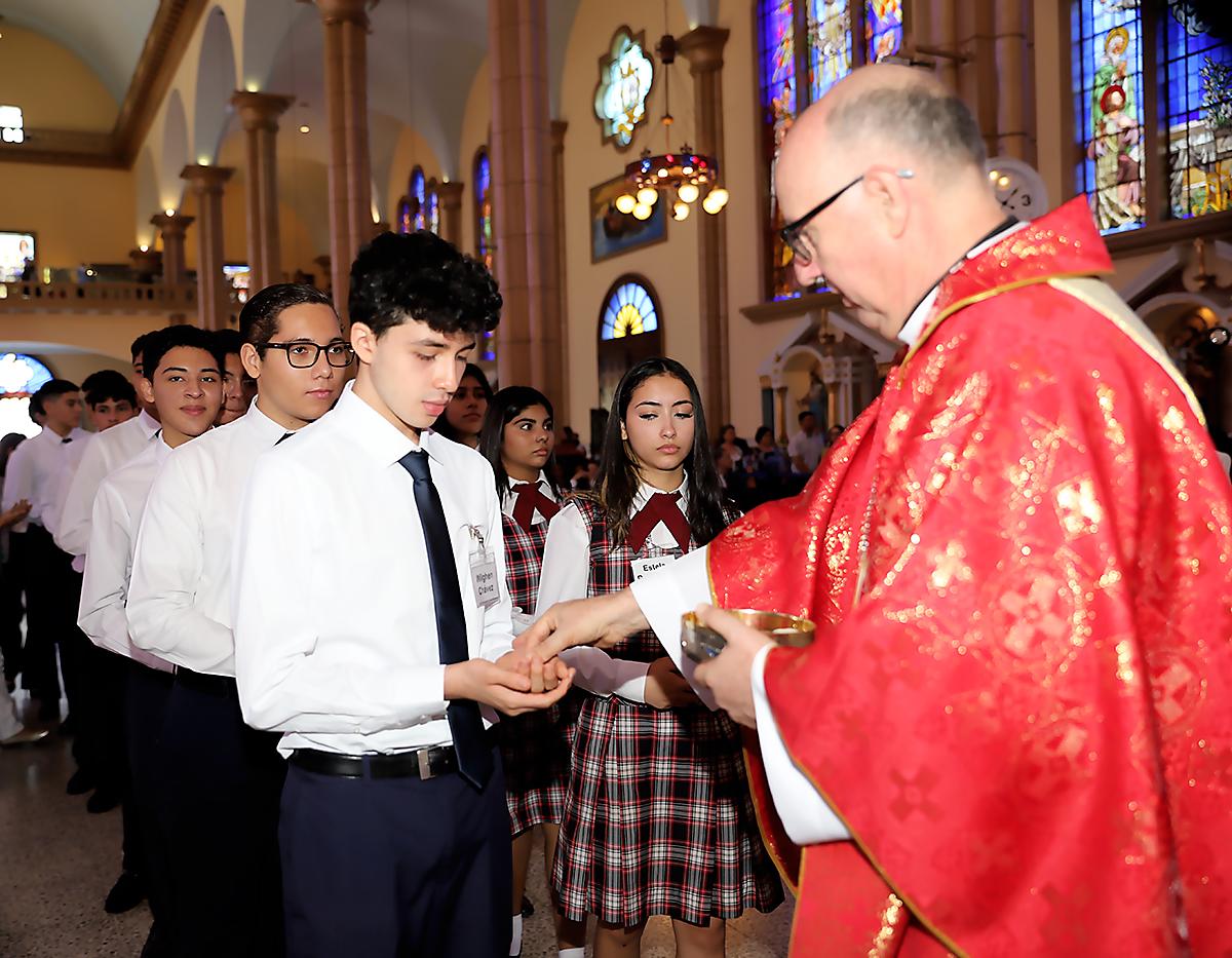 Confirmación de los alumnos de Macris School