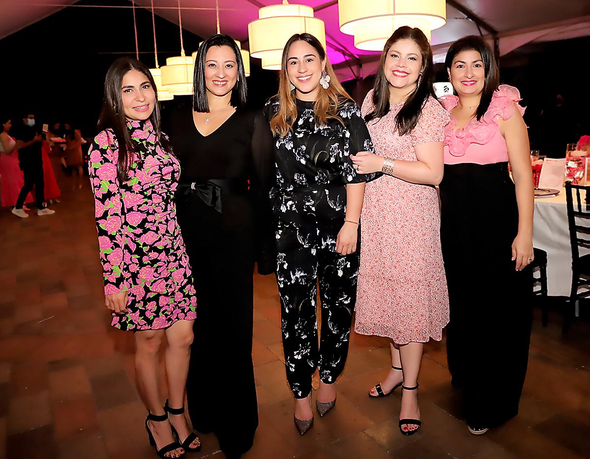 Yulissa Zelaya, Marisol de Pierrefeu, Lucía García Alvarenga y Melissa Cáceres y Rebeca Chacón 