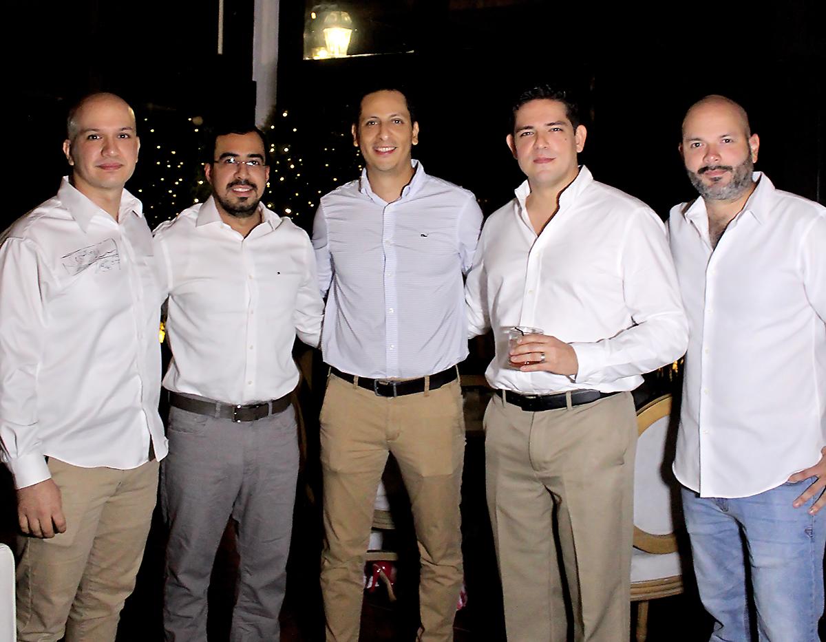 Dennis Santos, Eduardo Nolasco, Alejandro Hernández, Juan Miguel Castellanos y Mario Coello