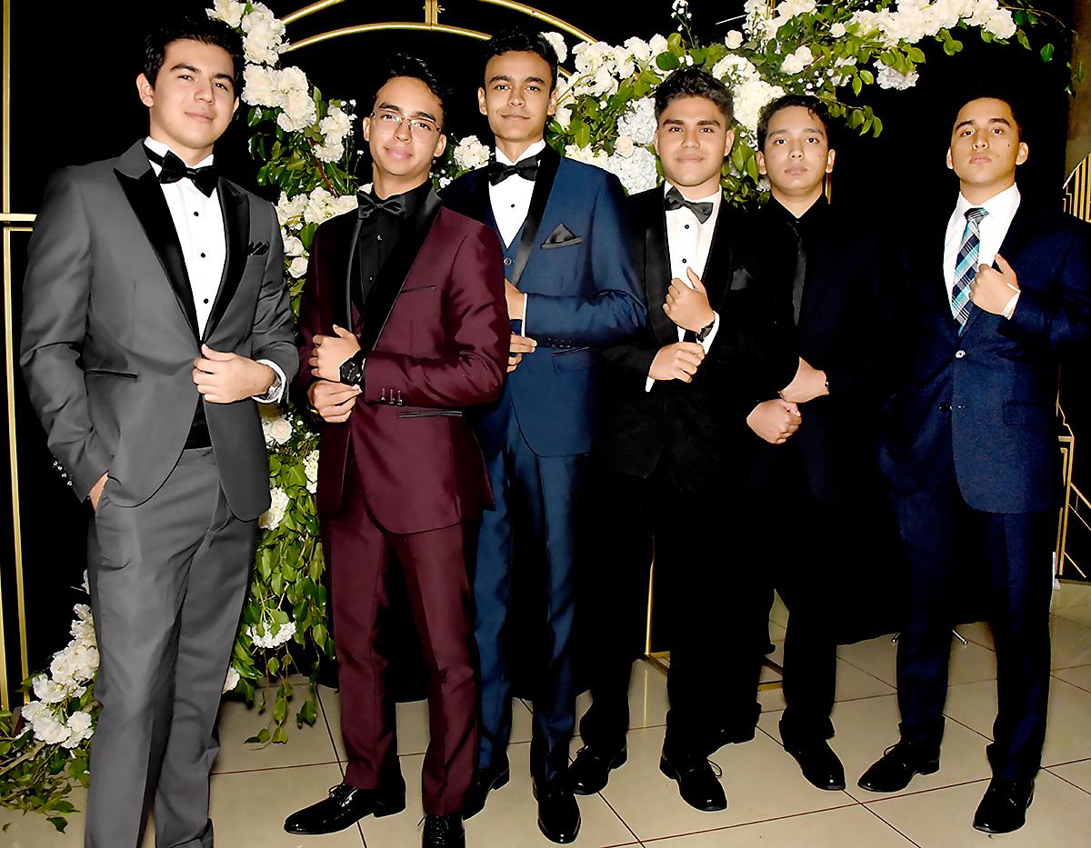 Ángel Mendaz, Fernando Farías, Adrian Destephen, José Jairo Cruz, Clifford Haughton y Marcelo Mendoza 