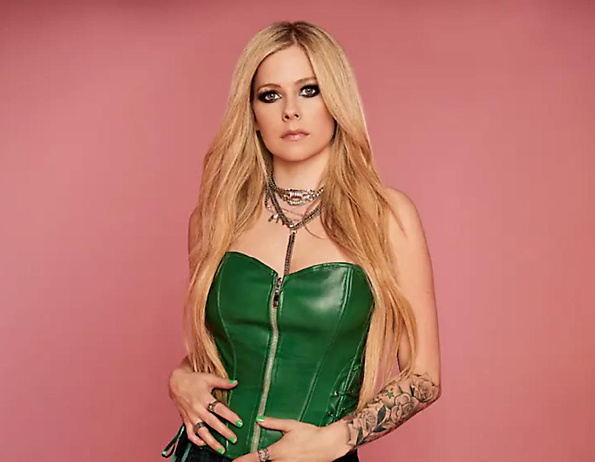 Avril Lavigne. La canadiense desde el 2018 dejo de seguirla en las redes. 
