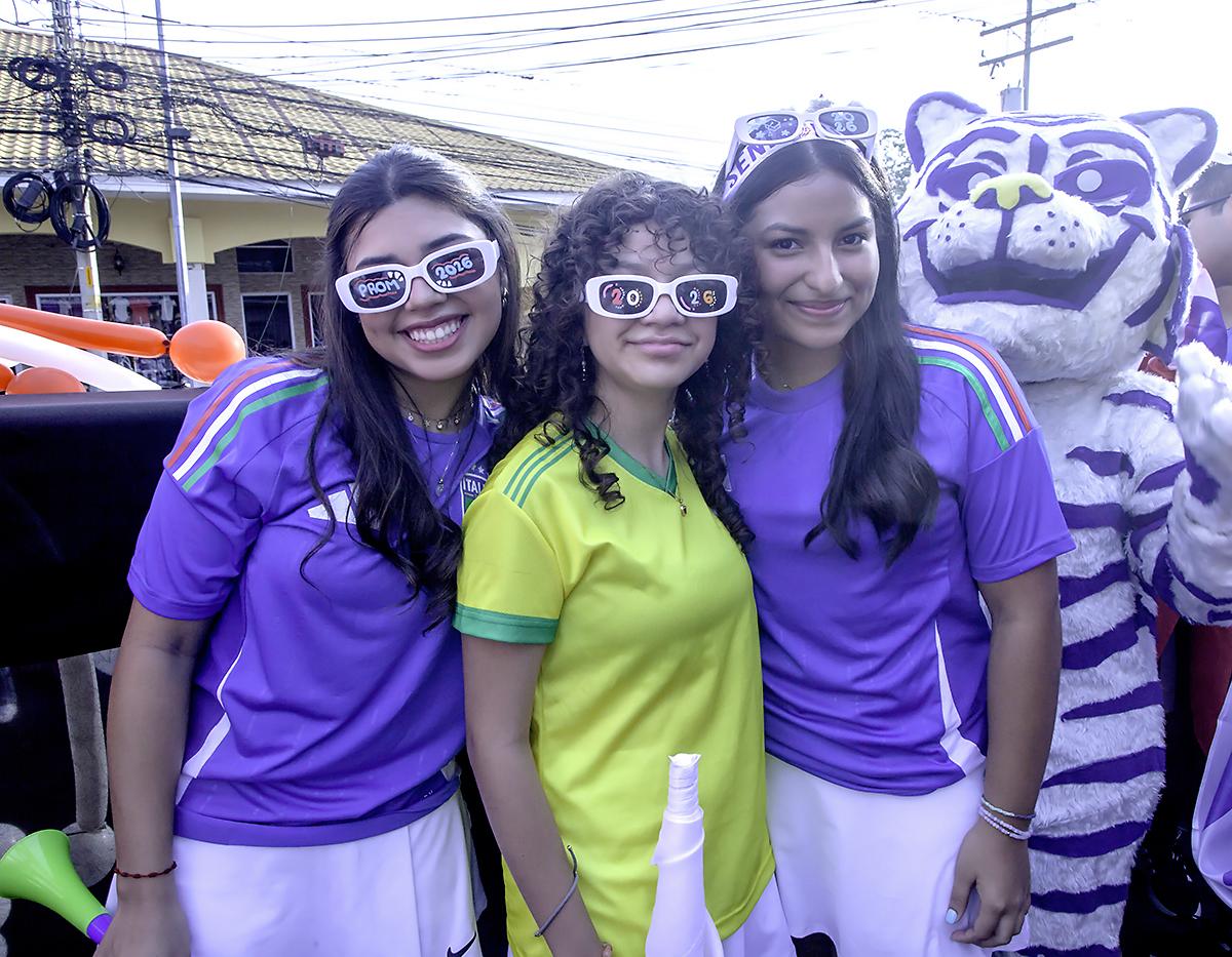 Jamie Menardi, Esther Argueta y Annette Andino.