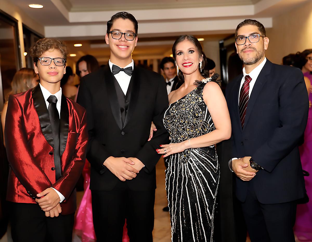 Adrian y Diego Zepeda, Saby Valle y German Zepeda