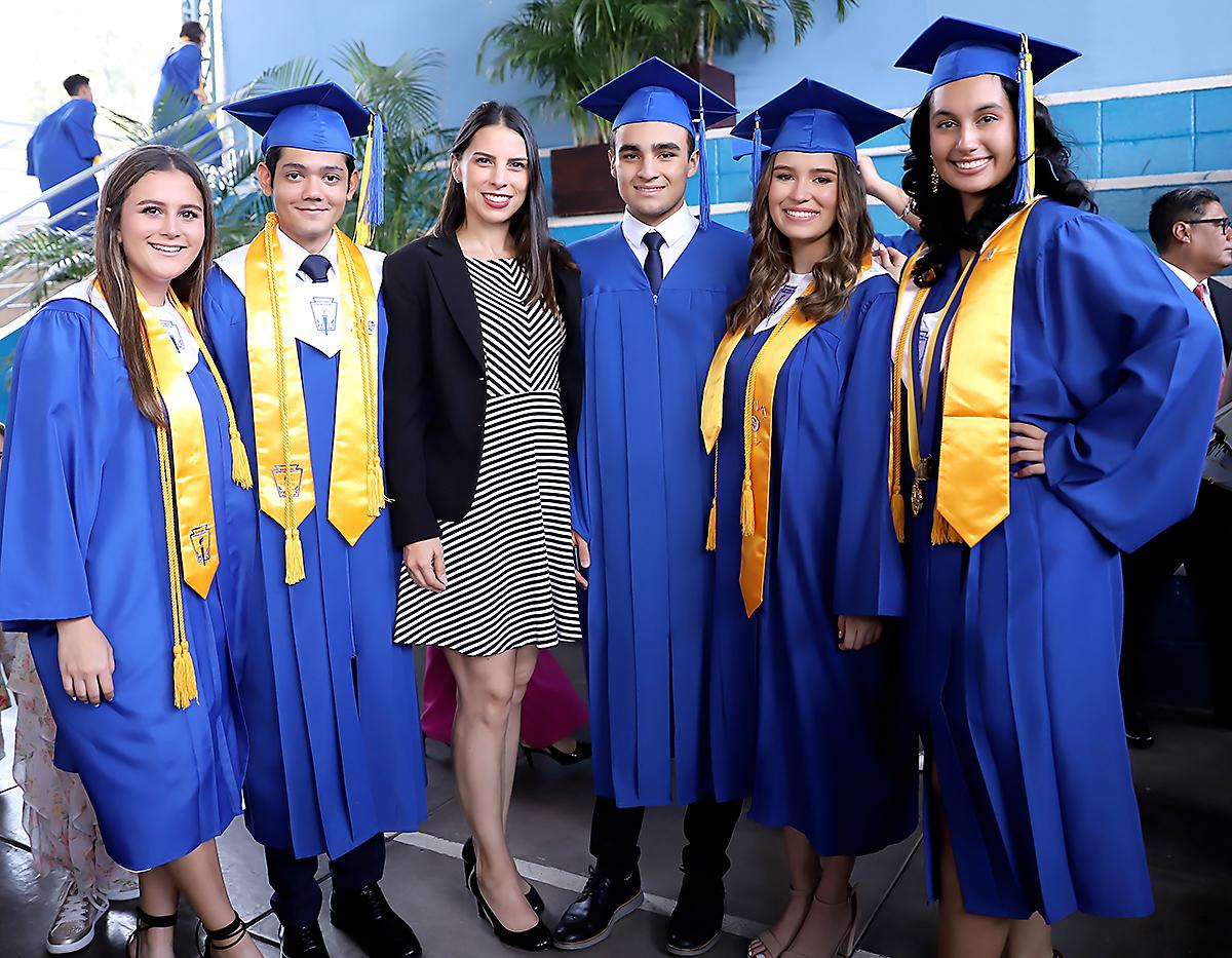 Isabella Mendoza, Carlos Castillo, Ana Rocío Merriam-Peabody, Rafael Elvir, Adriana Colindres y Abril Fonseca
