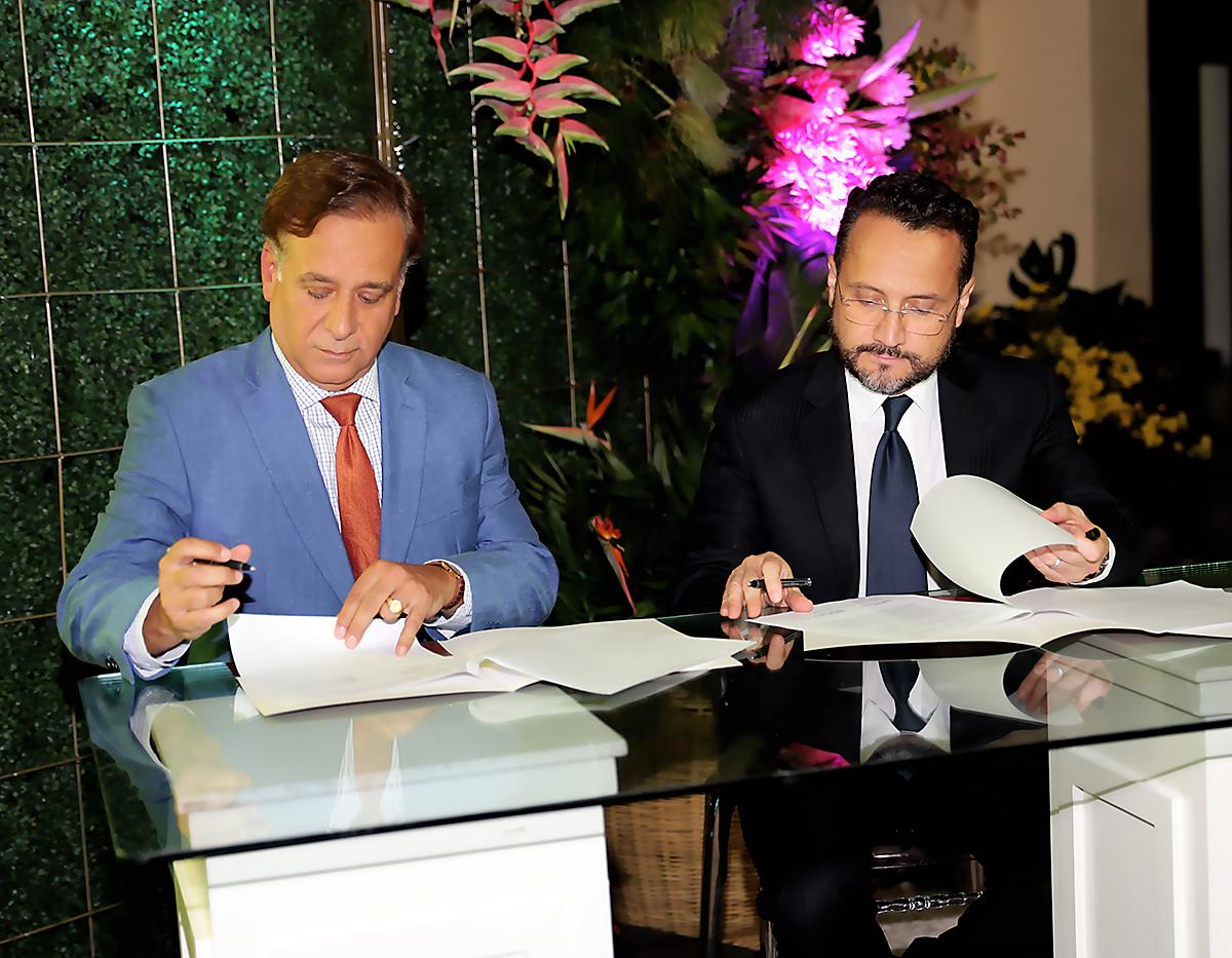 Thierry de Pierrefeu y Walter Mejía 