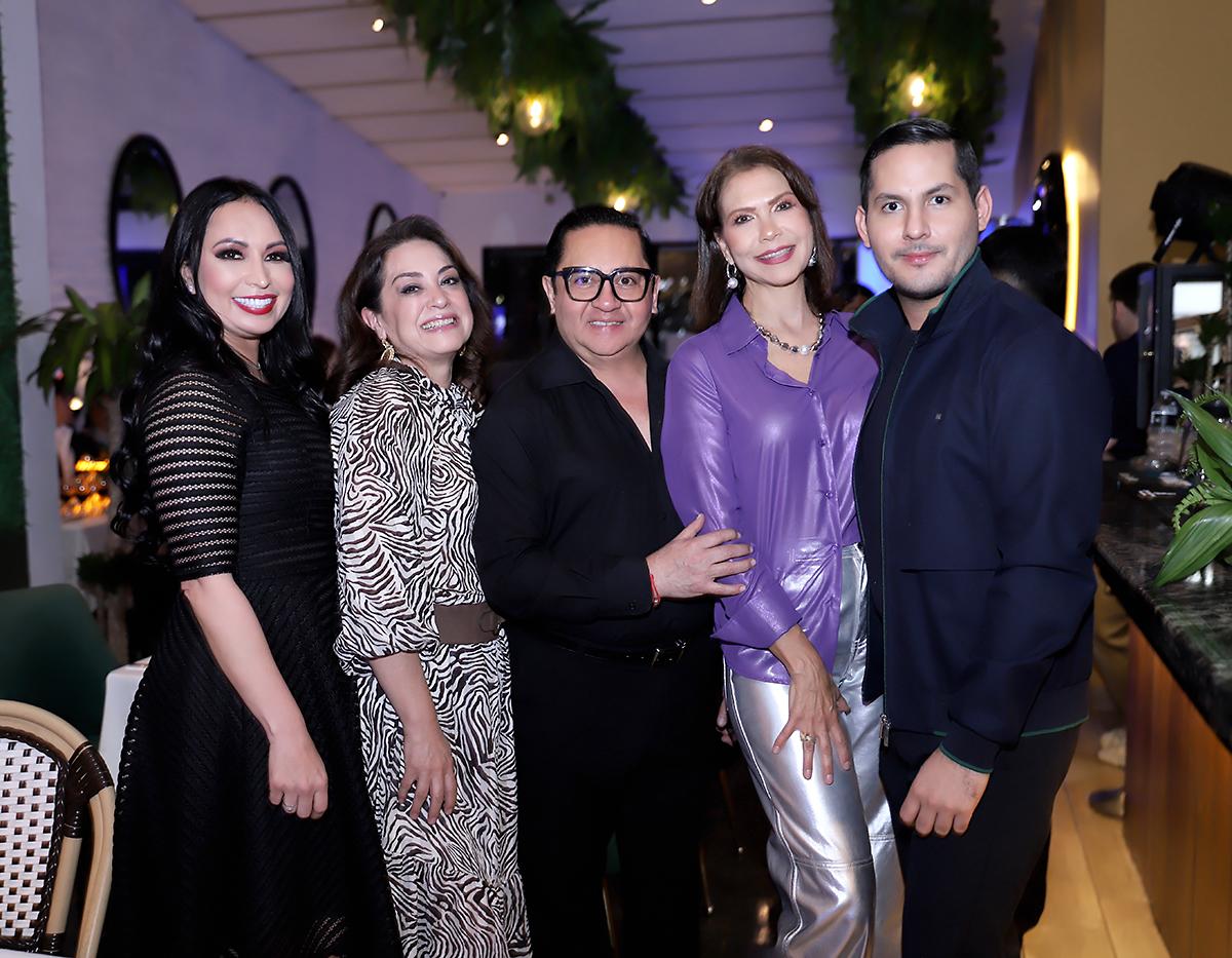 Vivian Rodríguez, Maricela Valladares, Miguel Chong, Cecilia Bertrand y Ariel Flores. 