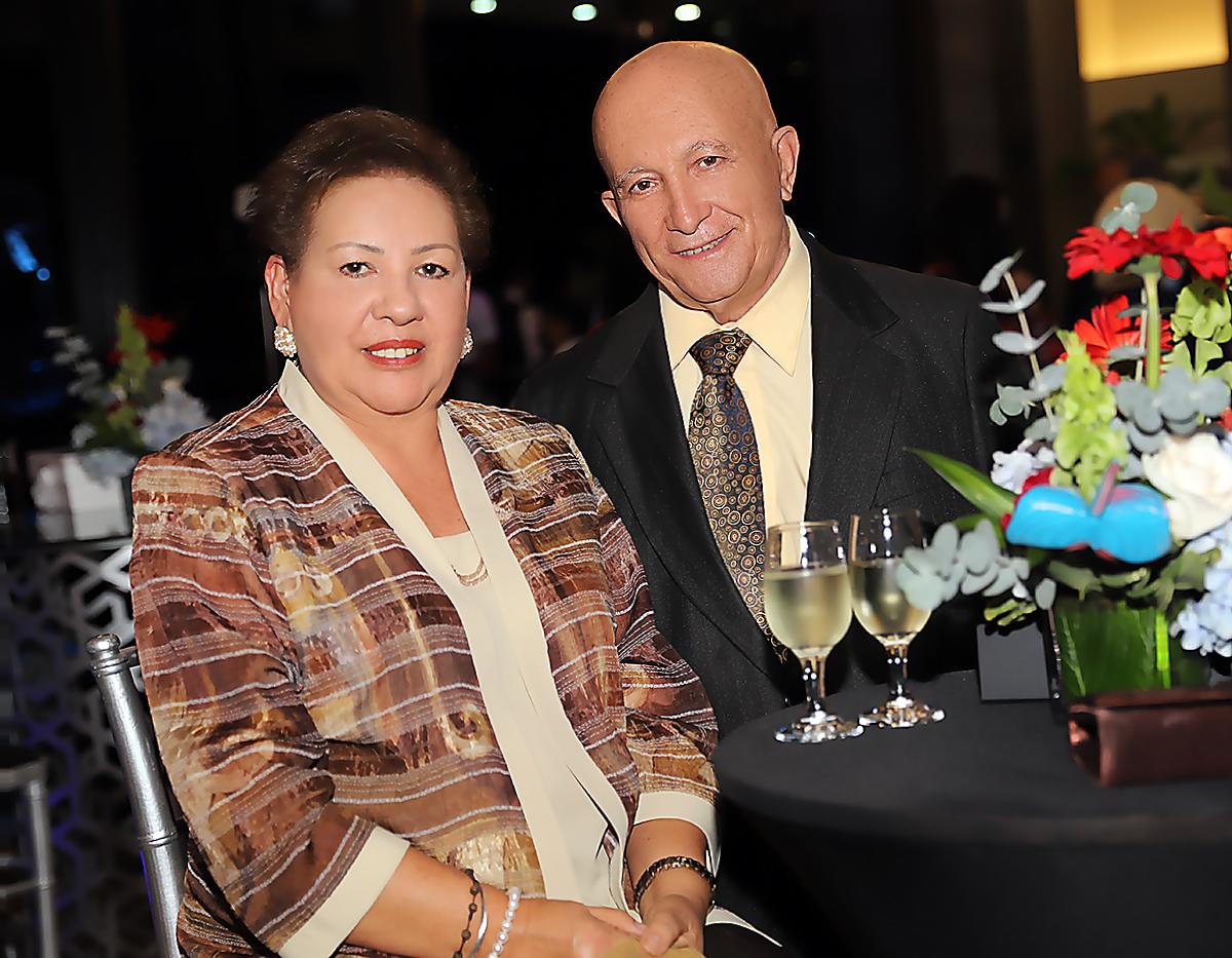 Lic. Ana Abarca e Ing. Elmer Perdomo