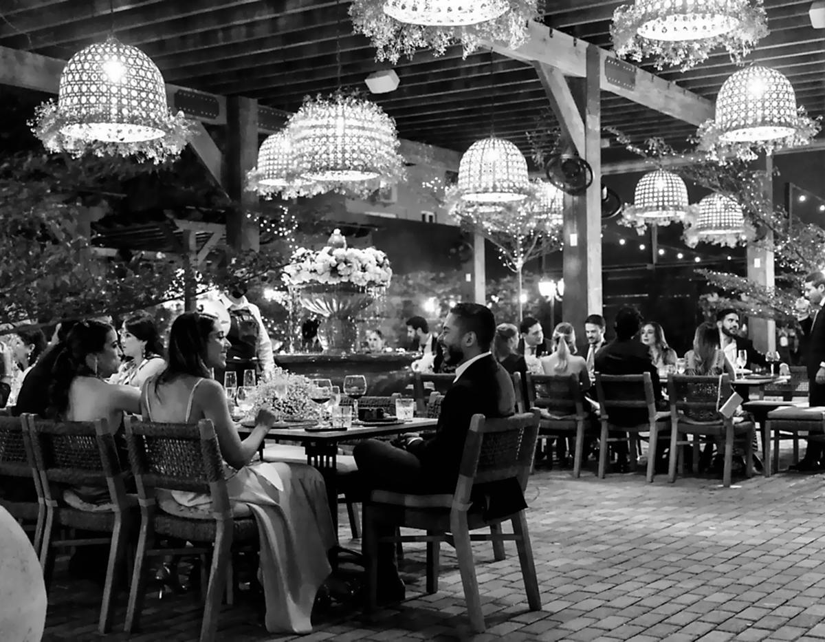 El tema decorativo era clásico y elegante en espacio abierto al natural como lo soñó la novia. 