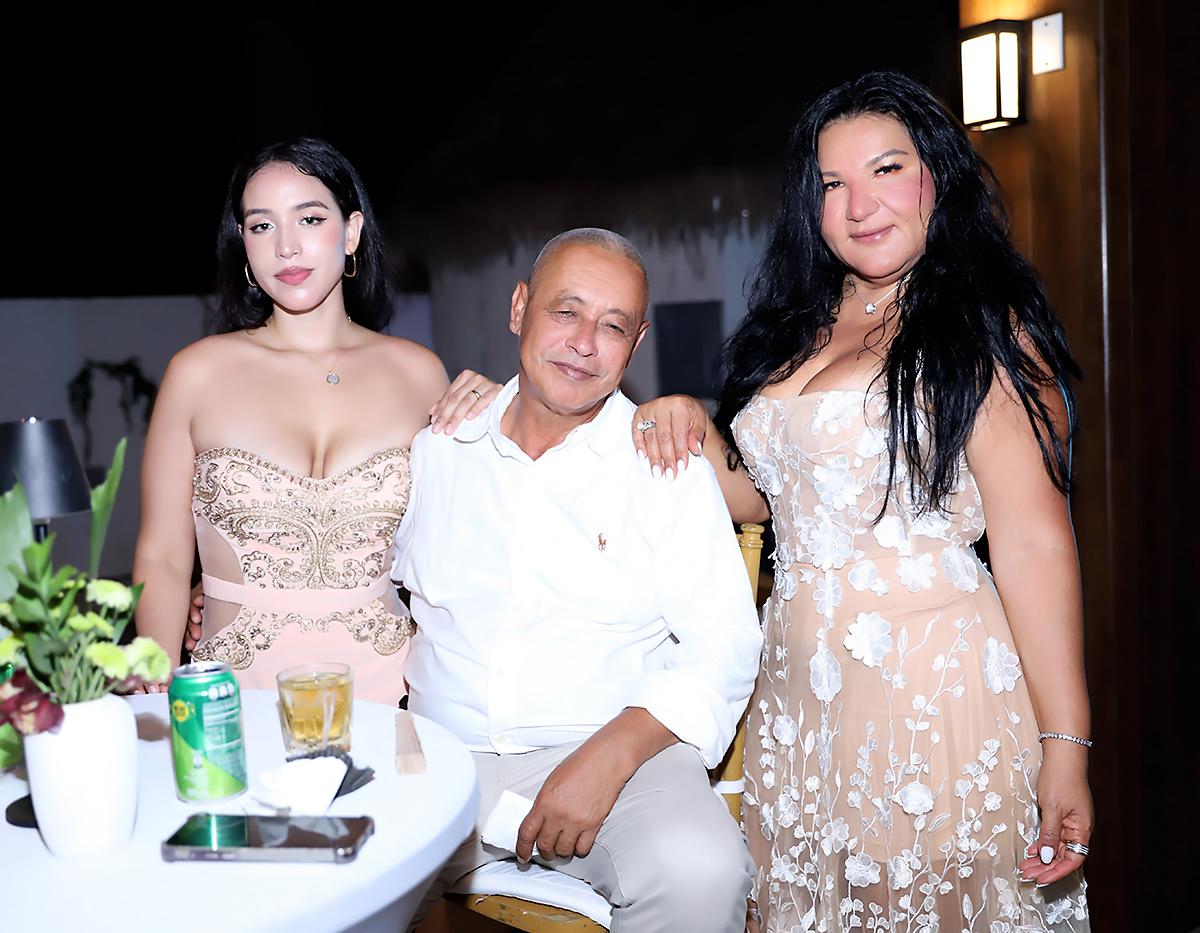 Abrihana Rivera, Carlos Rivera y Telma Alvarado.
