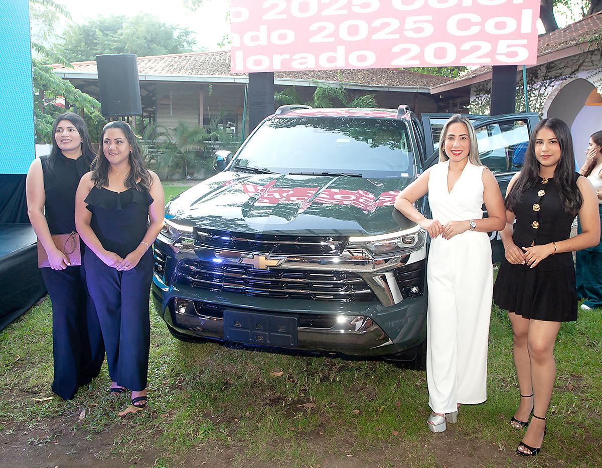 Melissa Estrada, gerente de ventas de Chevrolet Honduras; Elisa Rendón, coordinadora de mercadeo; y Diana Pineda, gerente de ventas del grupo Q.