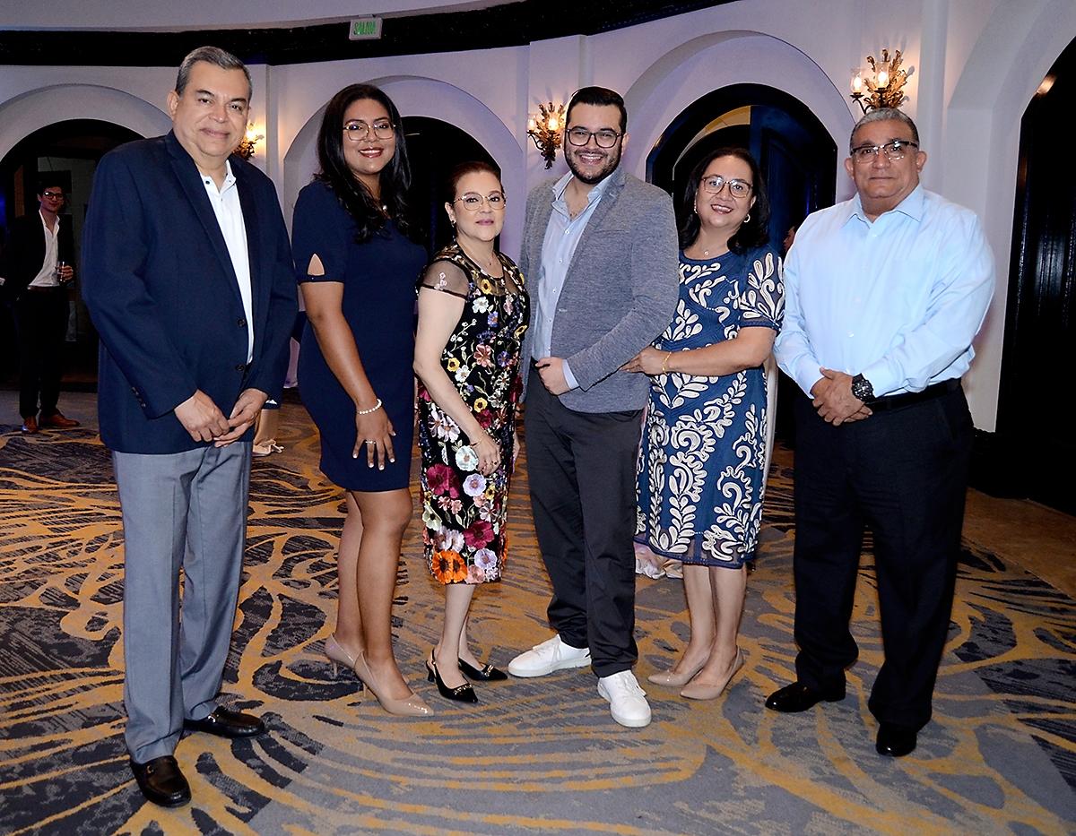 Enrique Ortez II, Daniela Bertrand, Perla Otero, Gabriel Ortez, Rossana Salgado y Ricardo Bertrand.