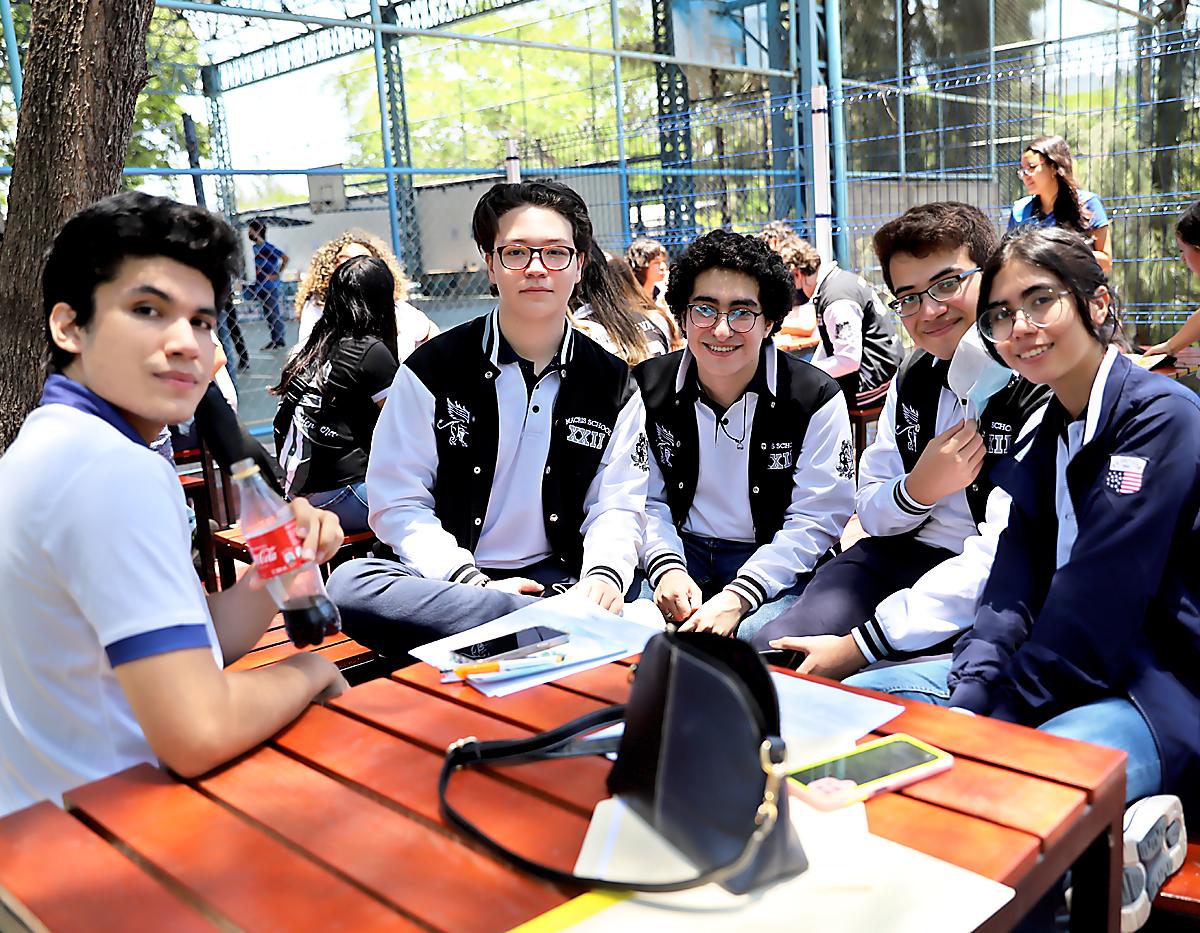 Gabriel Juárez, Alejandro Cruz, Diego Zelaya, Alejandro Cardona y Ester Figueroa