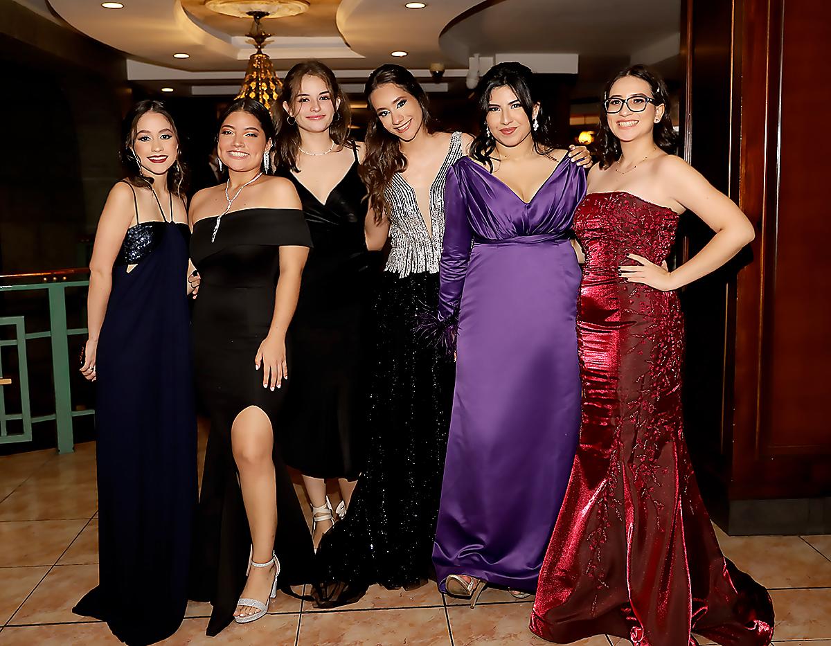Natalia Rodríguez, Sonia Ortiz, Abril Sarmiento, Alessia Argueta, Isabela Castro y Laura Bertrand