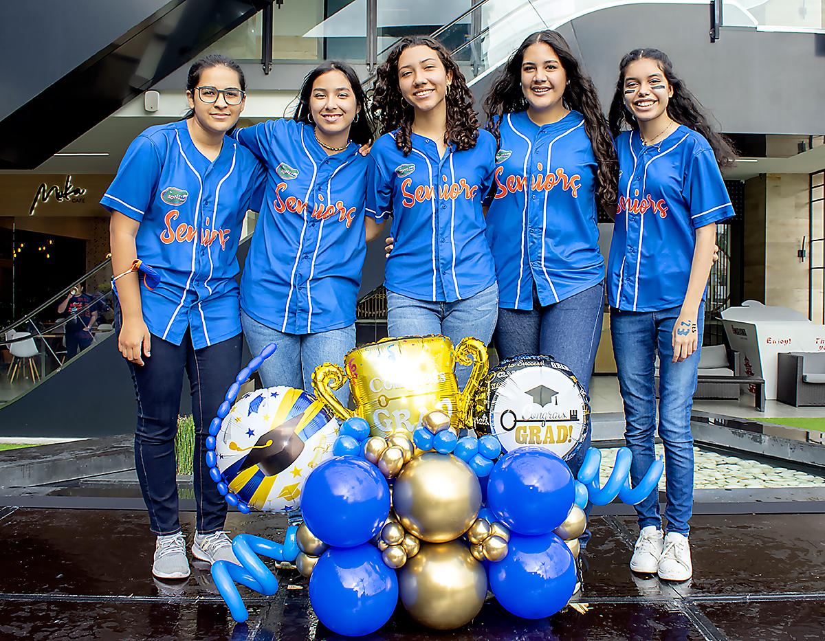 Blanca Amaya, Valentina Amaya, Daniela Díaz, Yamila Estrepo y Camila Munguía