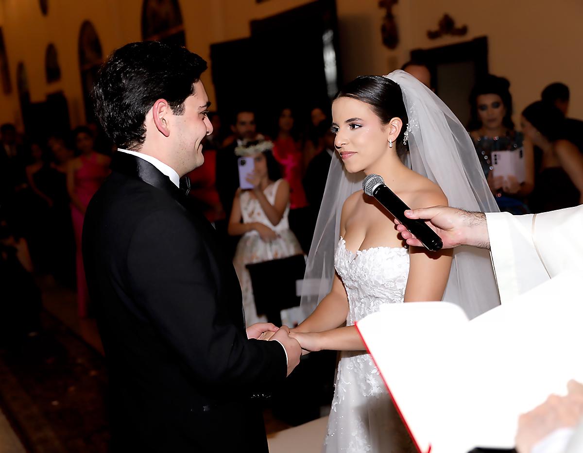 Emocionados expresaron sus votos matrimoniales