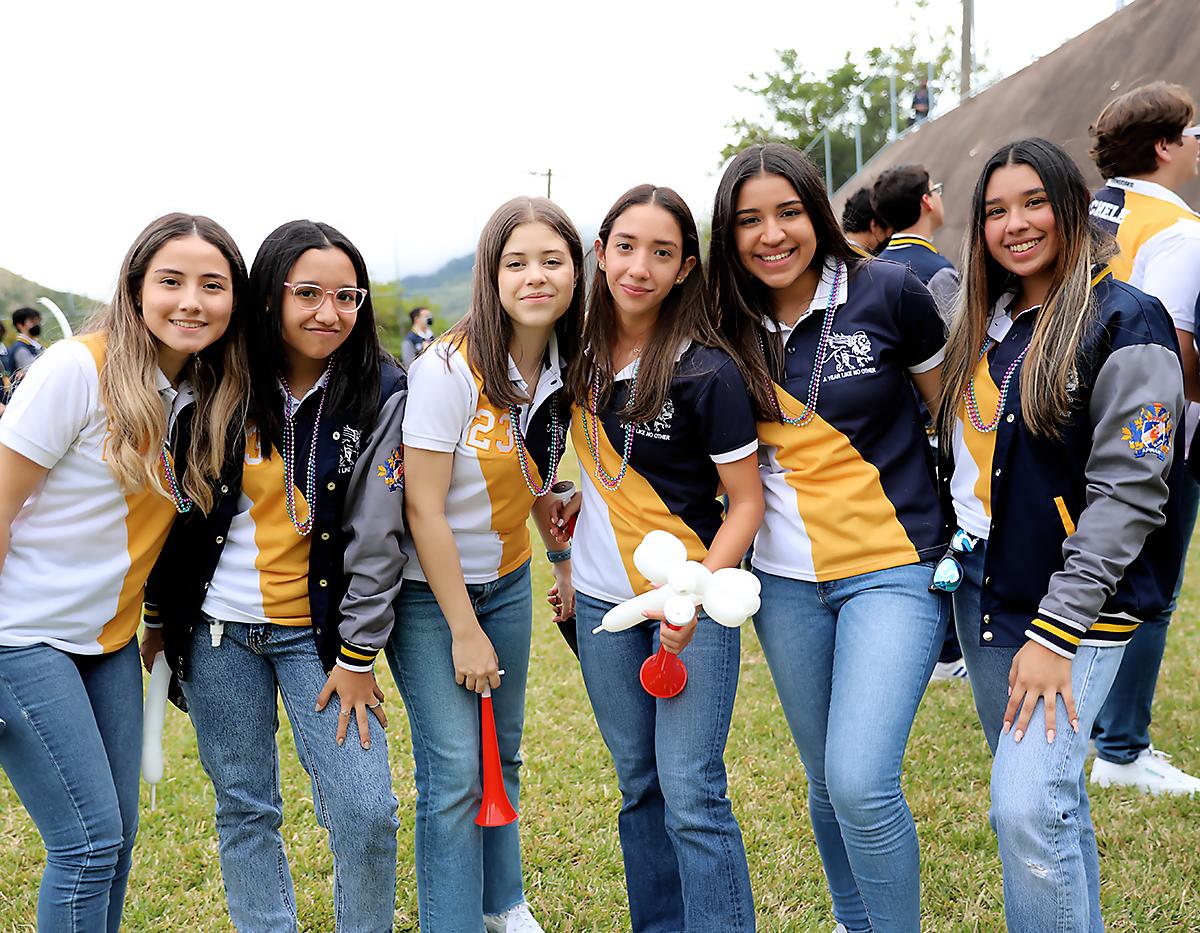 Rebeca Palencia, Arianne Muñoz, Isabella Azcona, Sara Peralta, Flhor Lopez y Valeria Diaz