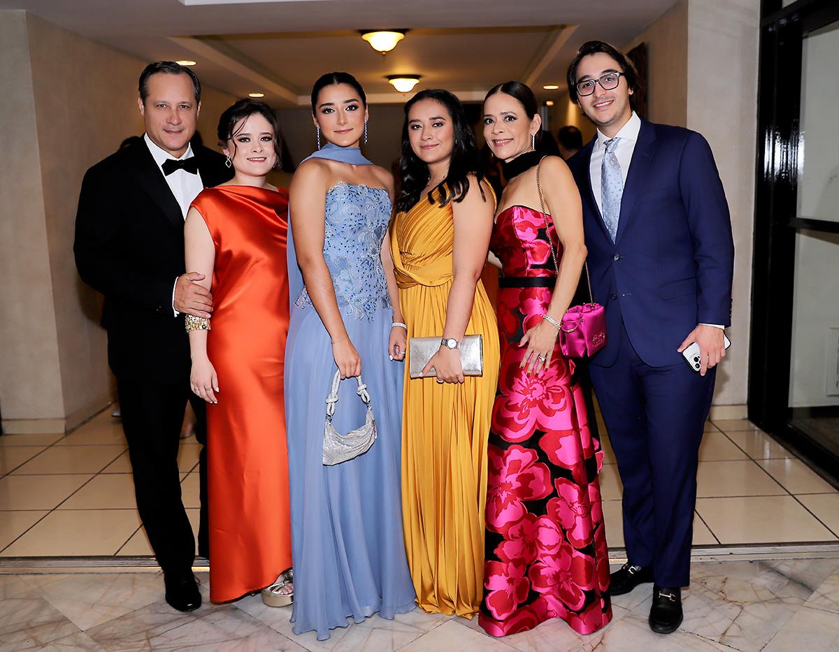 Invitados a la prom de la Escuela Americana de Tegucigalpa 2024