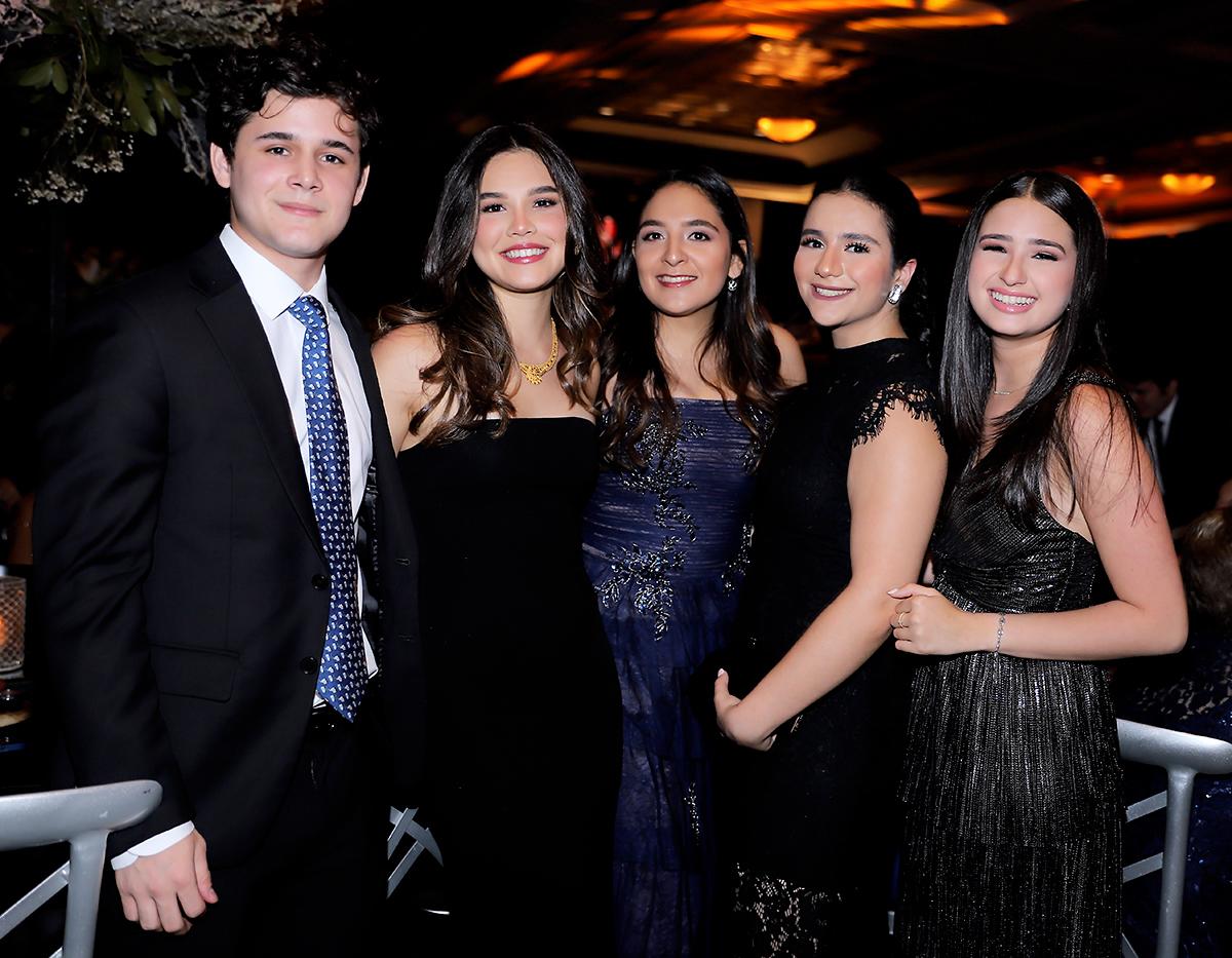 Invitados a la prom de la Escuela Americana de Tegucigalpa 2024