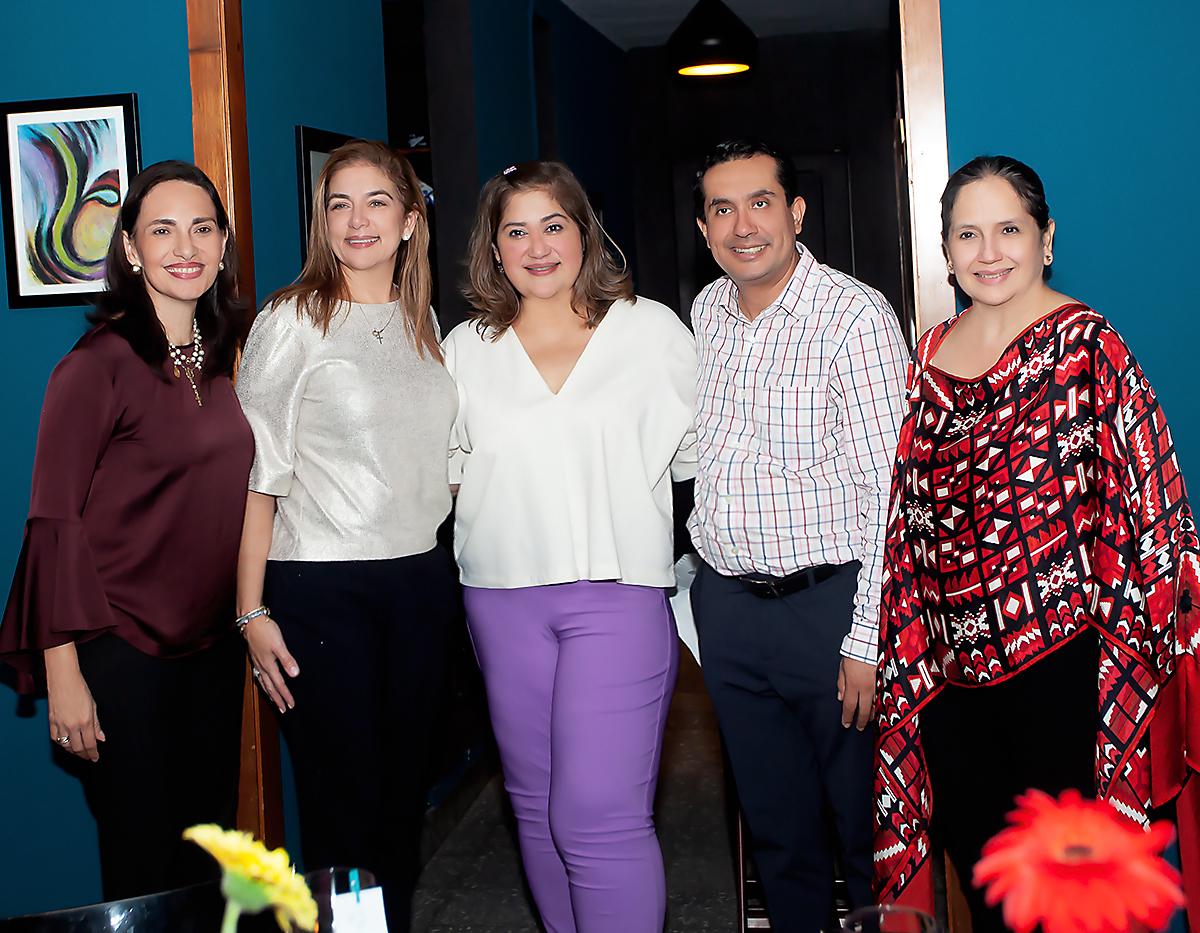 Cena de despedida para Isabel Sabillón