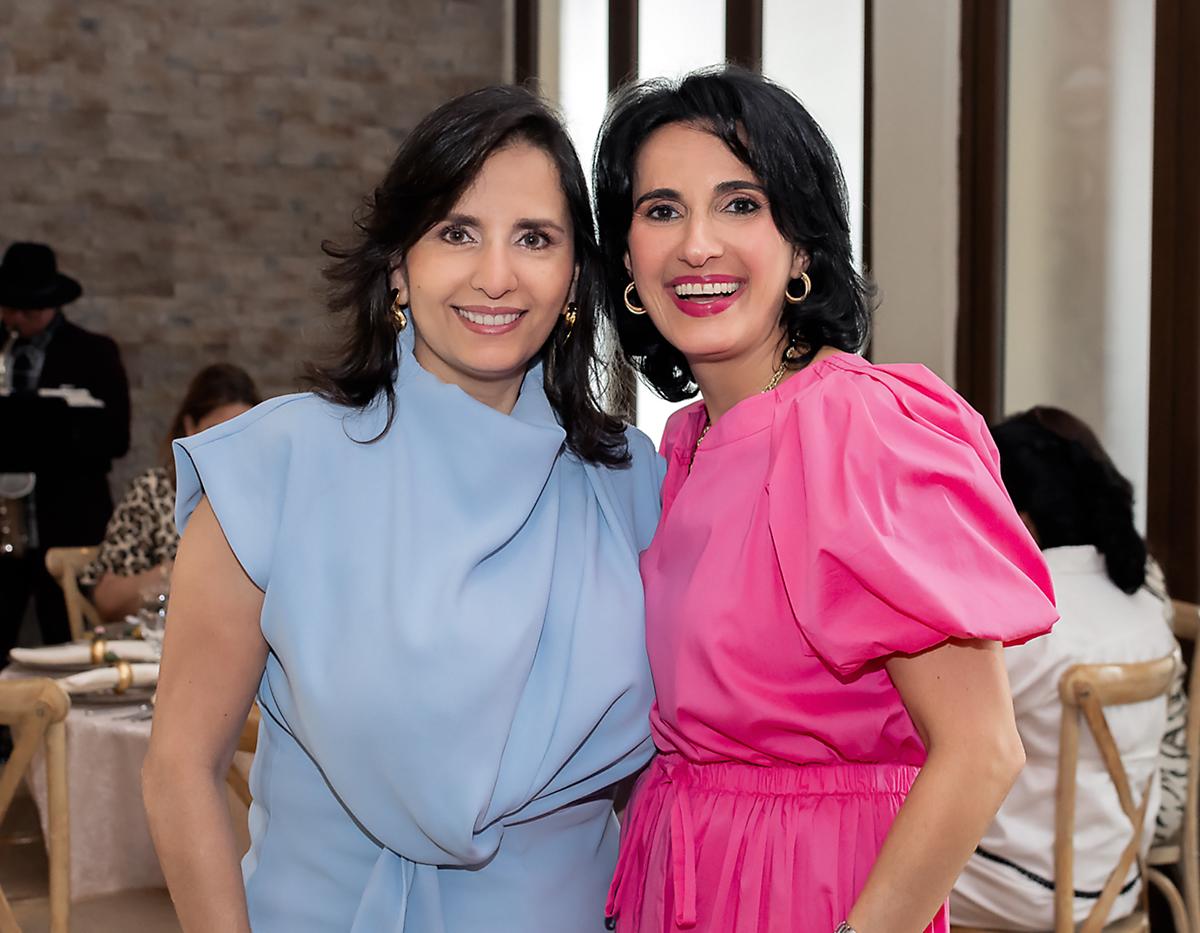 Fanny Bendeck y Johana Jaar de Faraj.