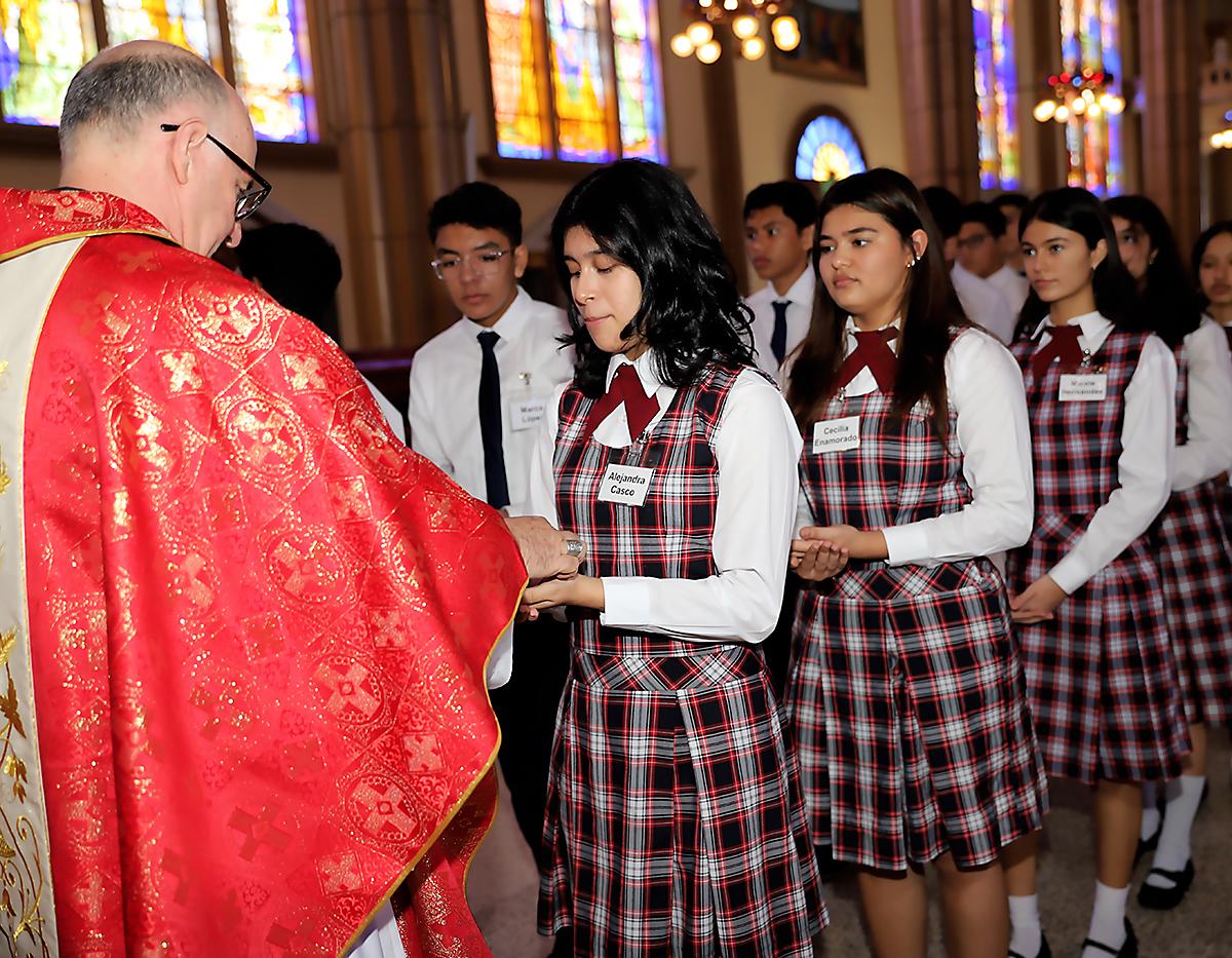 Confirmación de los alumnos de Macris School