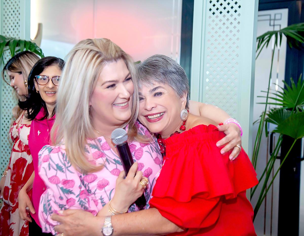 Giselle Downing y Linda Coello.