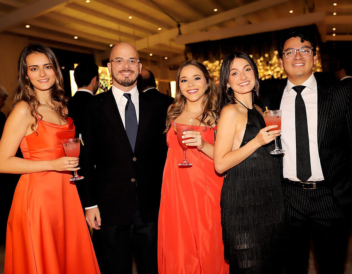 Mariana Salazar, Federico Solórzano, Violeta Torres, Laura Pineda y Christian Tenorio