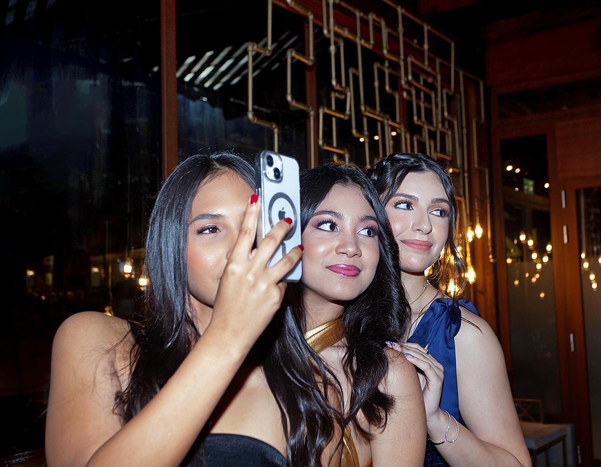 Andrea Rivera, Mónica Cwu y Larissa Jones.