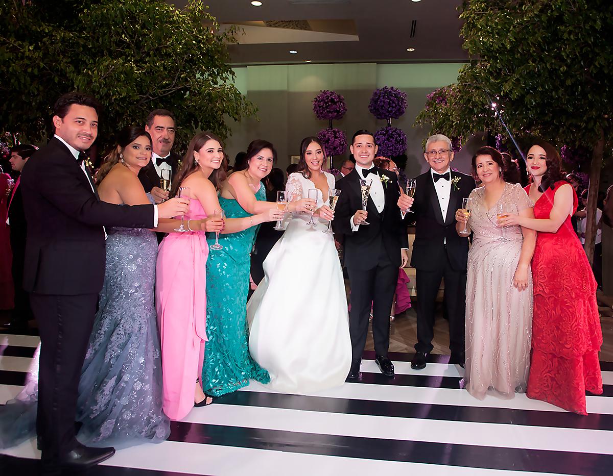 Juan E. Ferez, Lineth Umaña, Juan Ferez, Pilar Ferez, Ana Clemencia Bueso, Guiselle Ferez, Renán Núñez, Renán Núñez, Velia Ocampo y Velia Núñez