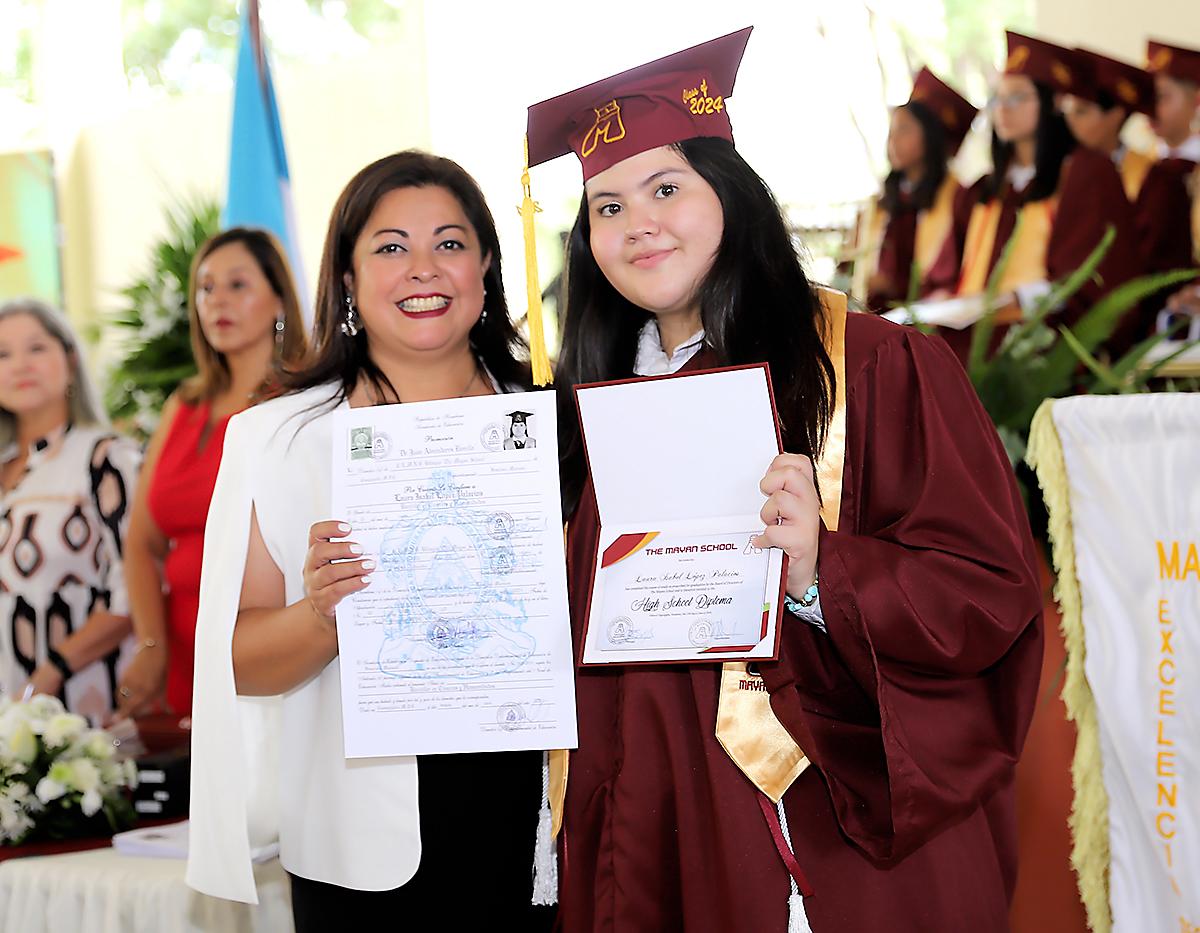 Graduación 2024 de Mayan School