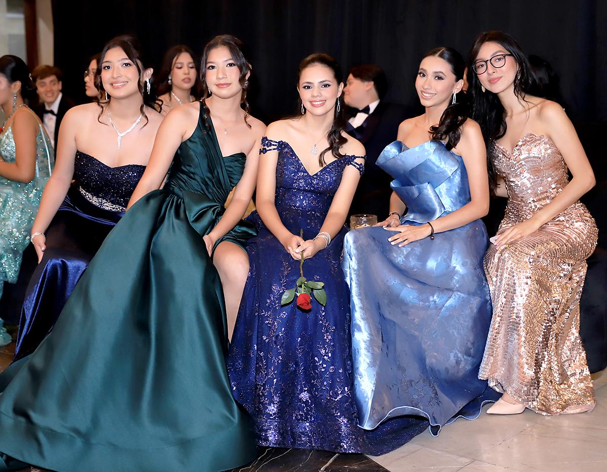 Fiesta de la prom 2025 de DelCampo School