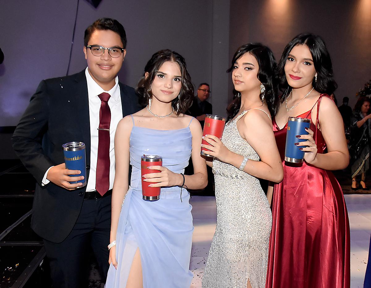 Sebastián Díaz, Nathalie Zepeda, Laura Rodríguez y Aitana Jaén