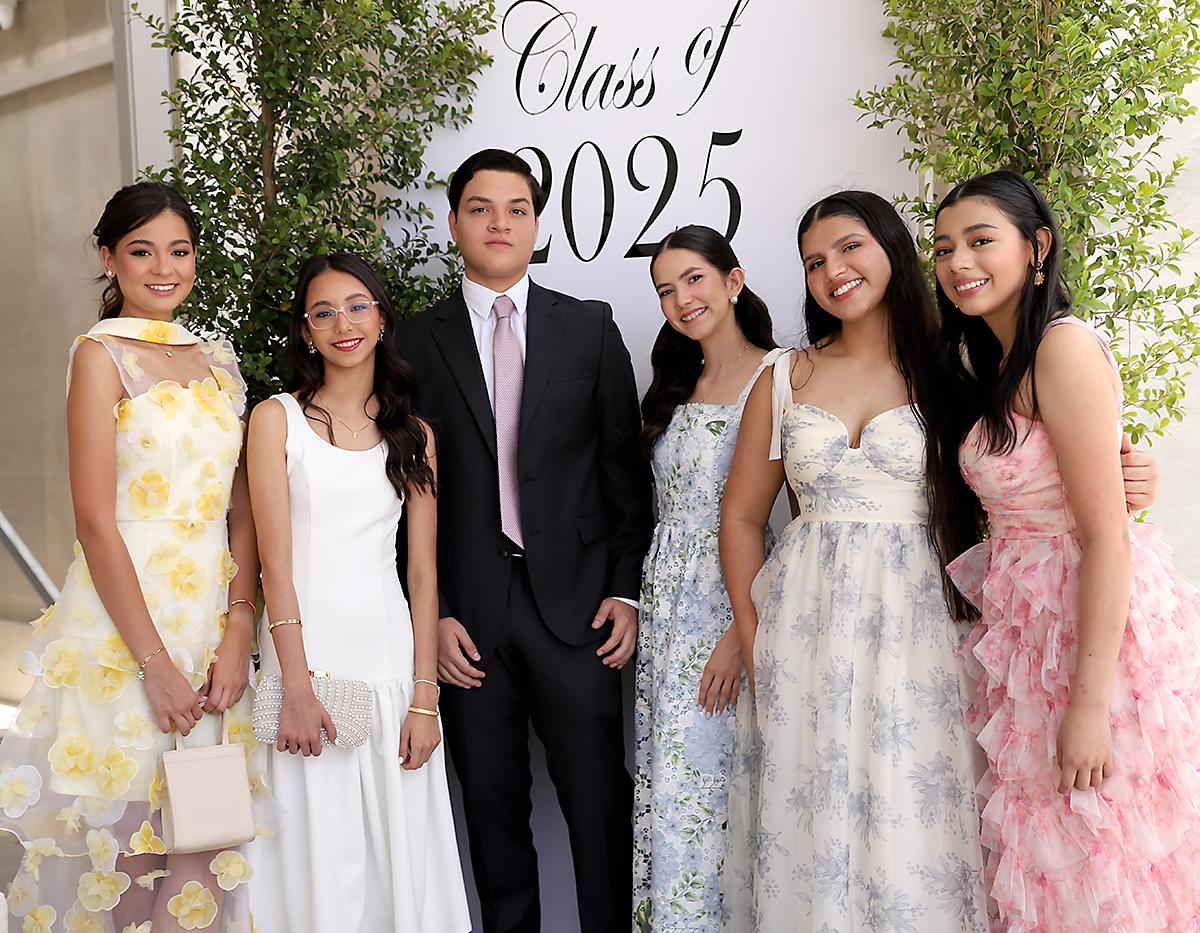 Daniela Benítez, Indhira Martel, Leonardo Deras, Fiorella Alvarado, María José Sierra y Ana Hernández.