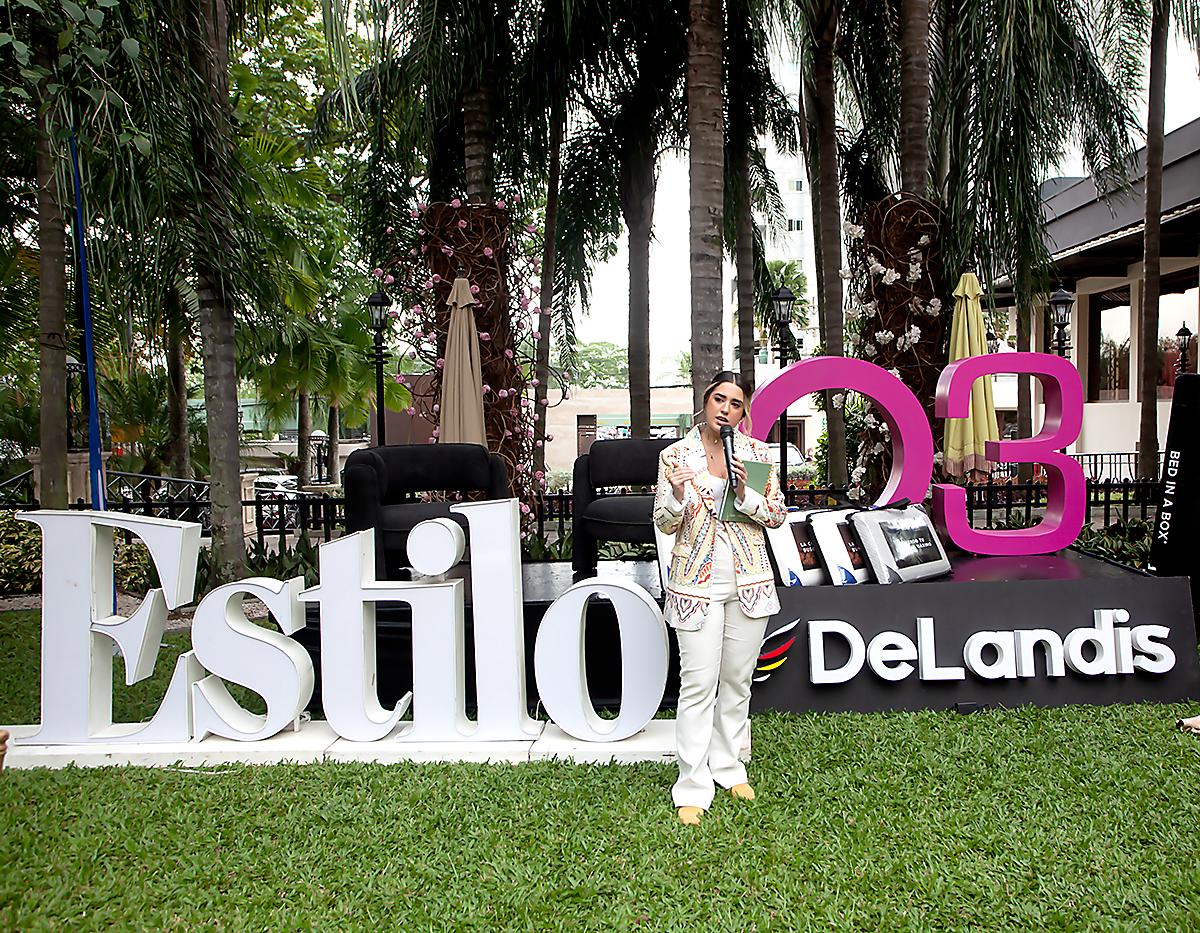 Michelle Mejía durante su participación en el “Taller de journaling con revista Estilo”.