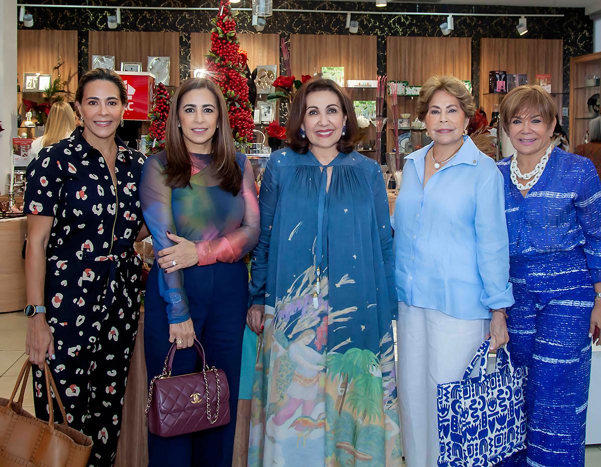 Elena Szydel, Tricia Matuty, Carolina Canahuati, Nena Díaz y Pamela Vaquero.