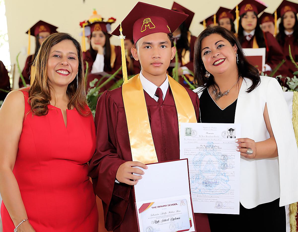 Graduación 2024 de Mayan School